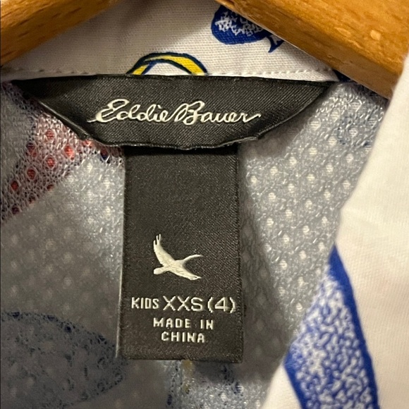 EDDIE BAUER NWOT Toddler Boys 4 Fish Button Down Short Sleeve Fishing - Picture 3 of 5